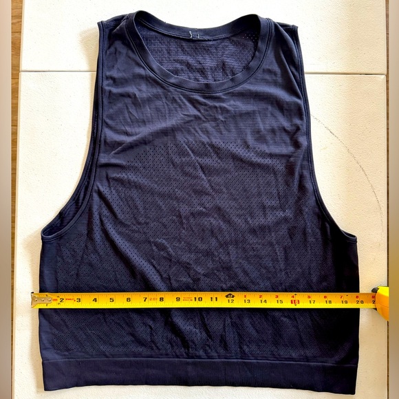 Lululemon Muscle Tank Top - Picture 3 of 6